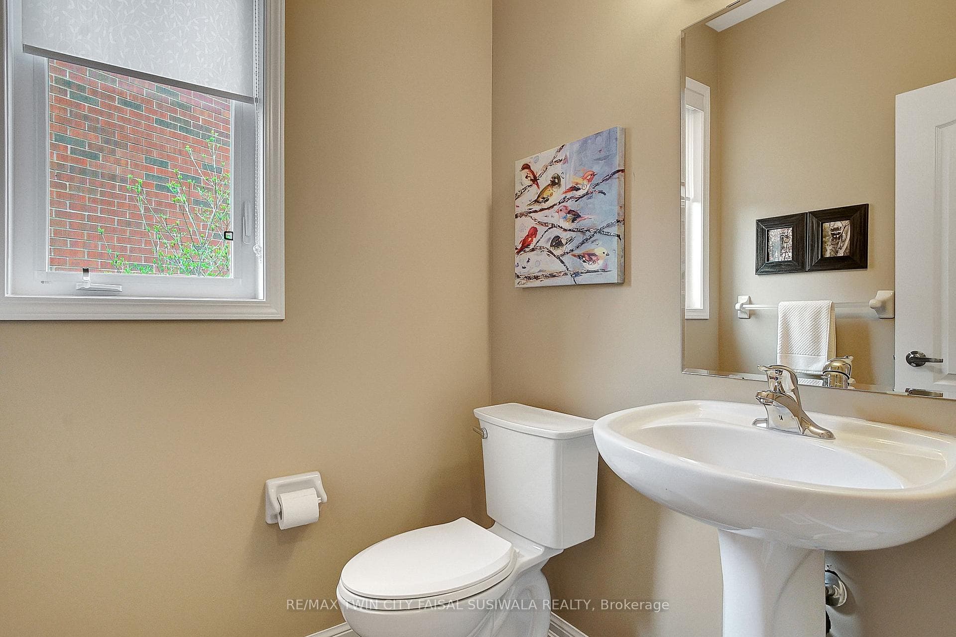107 Porter Crescent photo 28