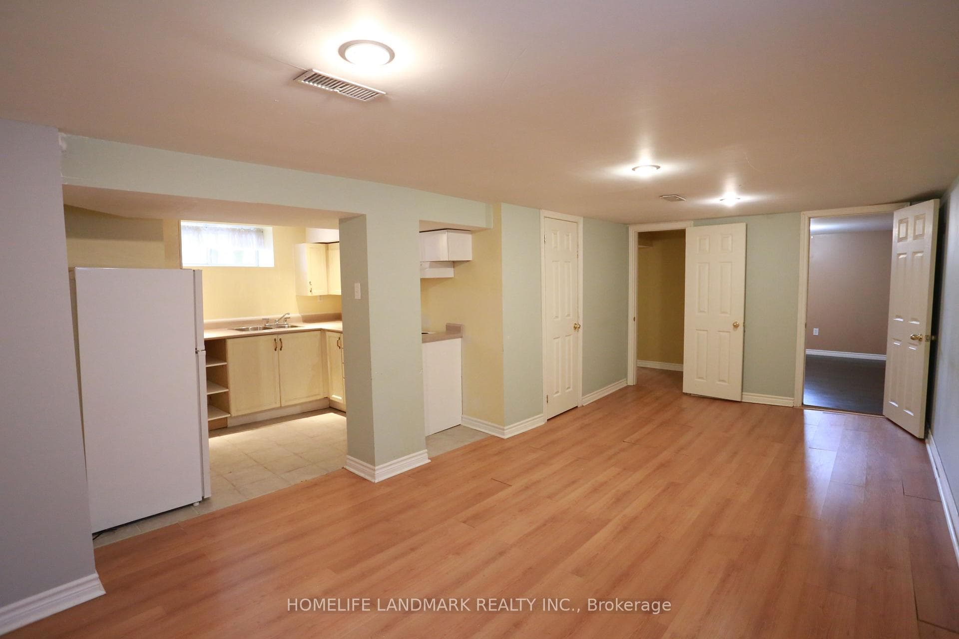 90 Binswood Avenue Unit Lower photo 3