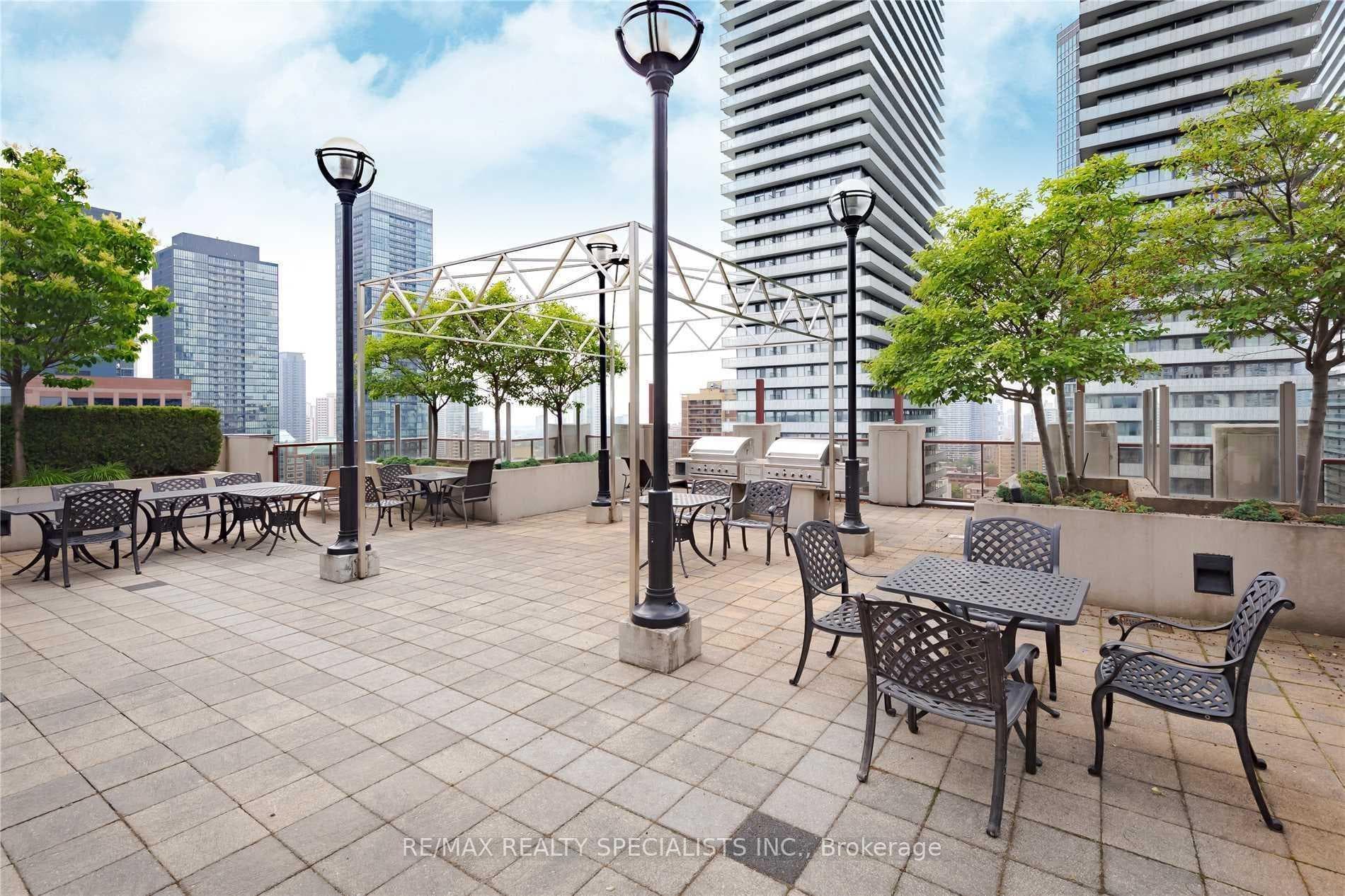 85 Bloor Street Unit 1507 photo 30
