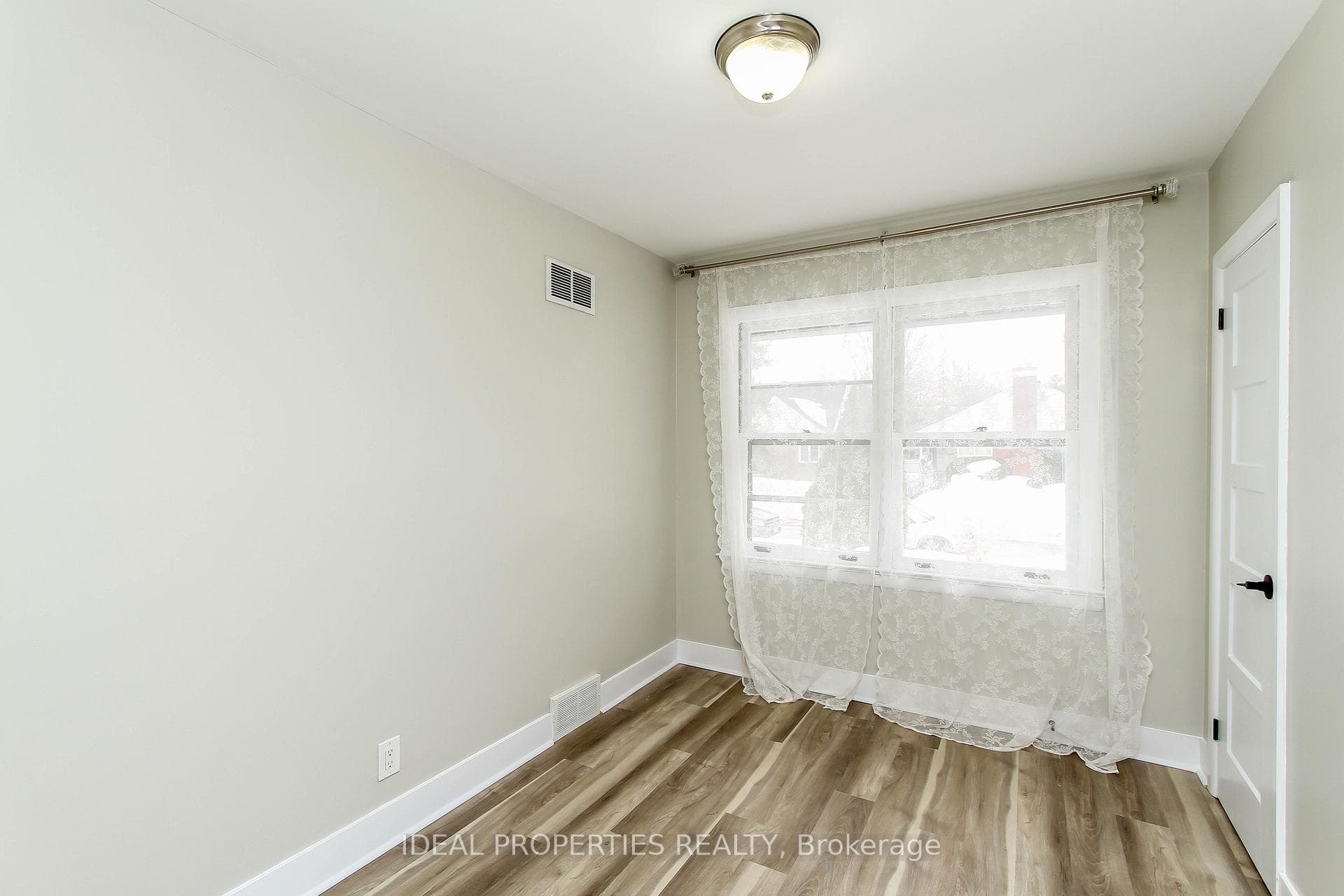 2065 Honeywell Avenue photo 26