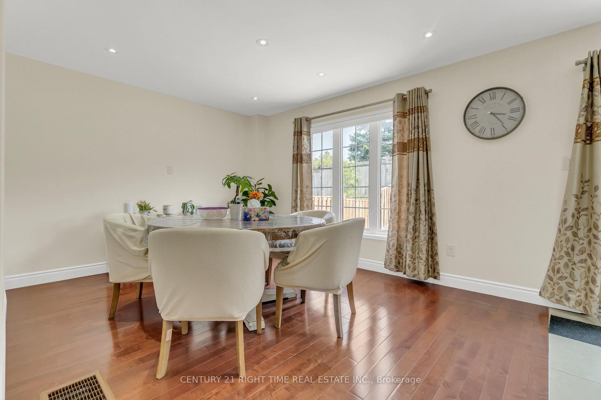 32 Elmpark Court photo 6
