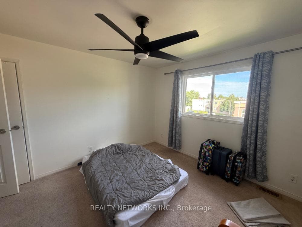577 College Street Unit 4 photo 5