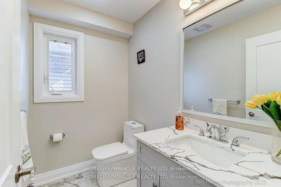 688A Midland Avenue photo 13