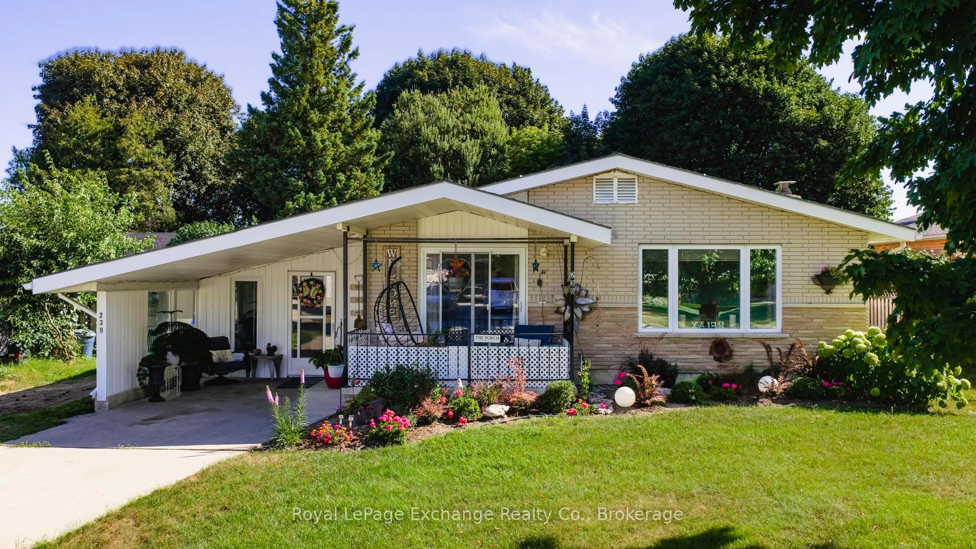 239 Mary Street photo 1