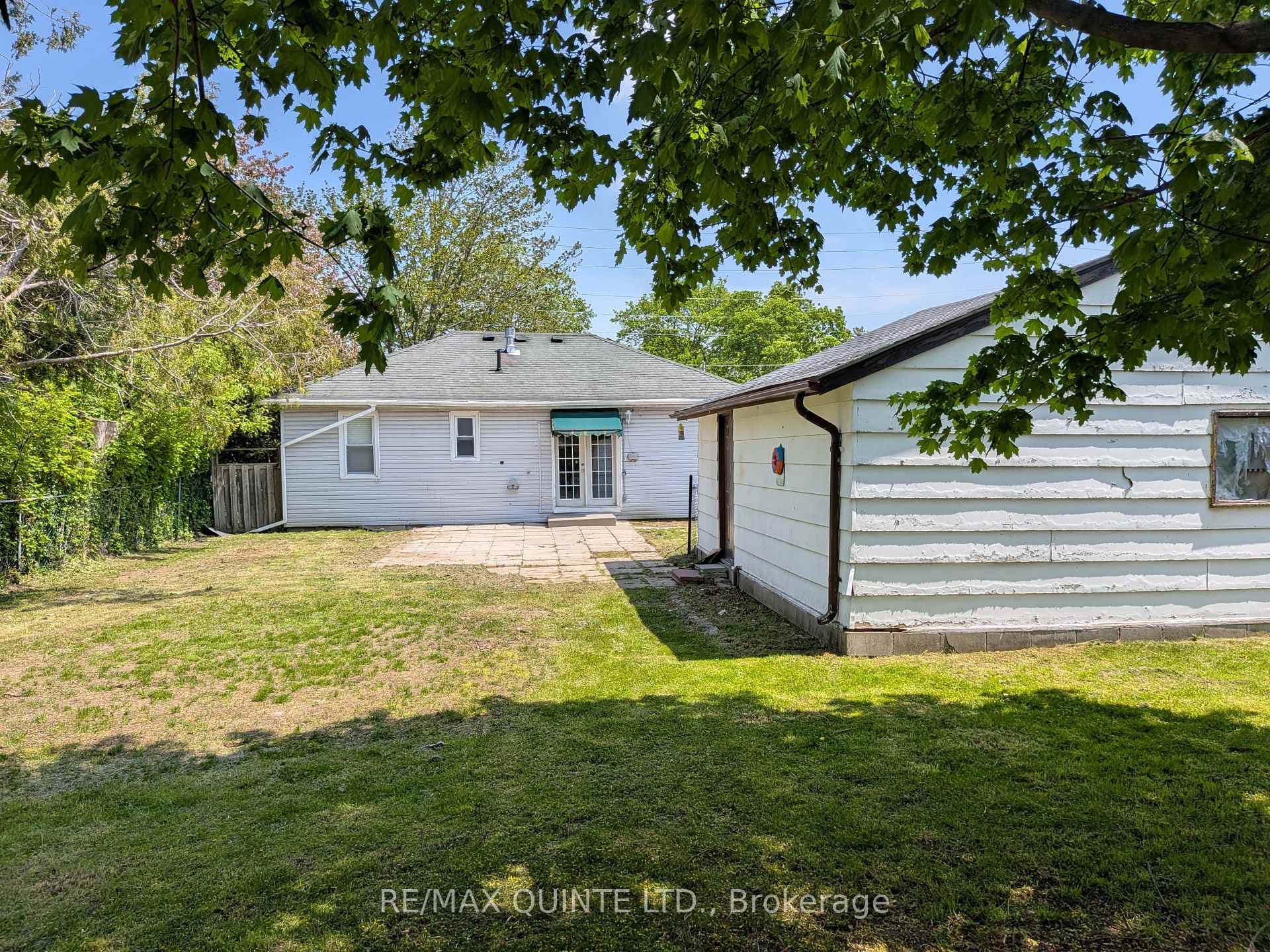 150 Farley Avenue photo 5