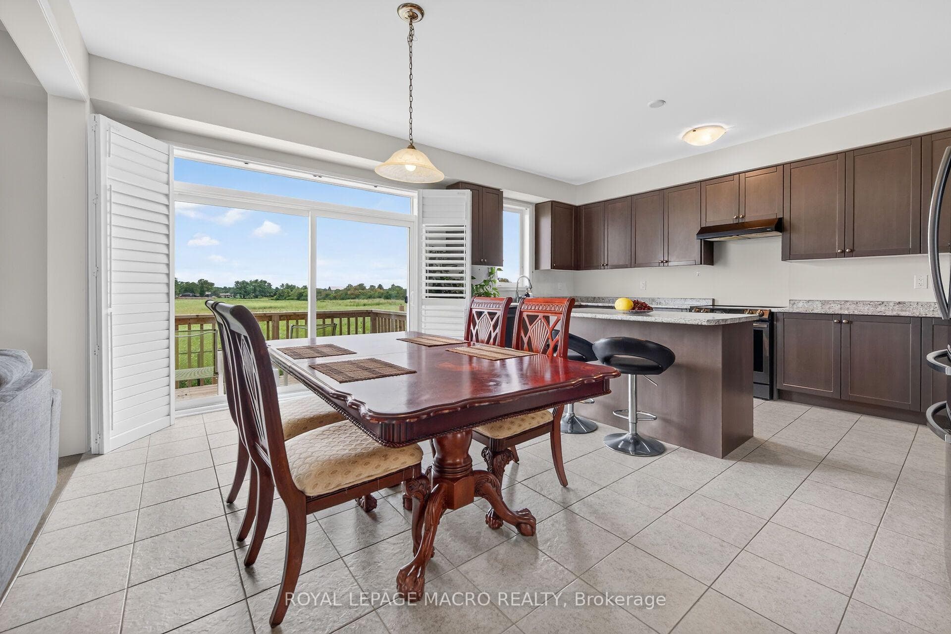 76 McWatters Street photo 7