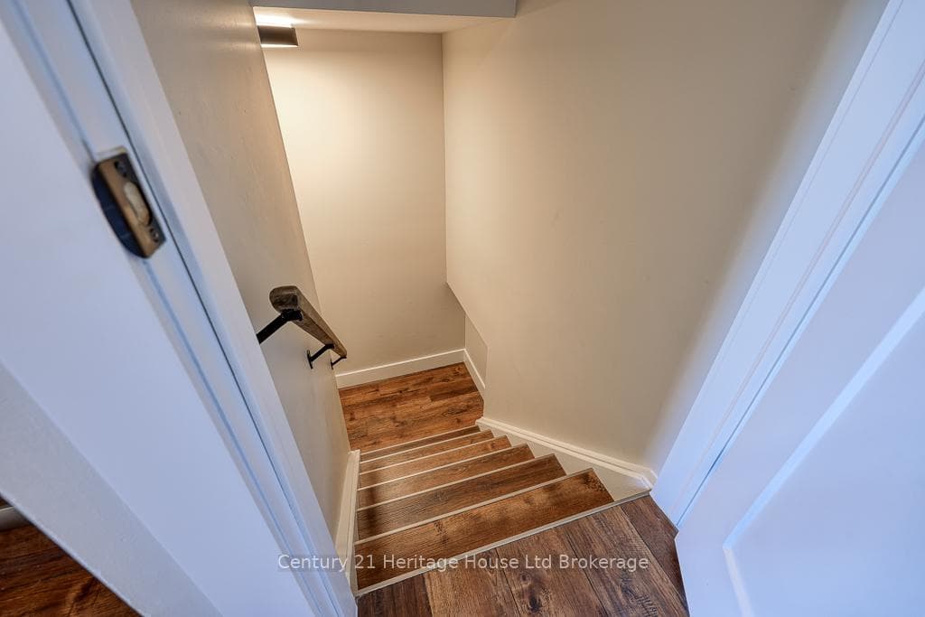 1088 Canfield Crescent photo 30