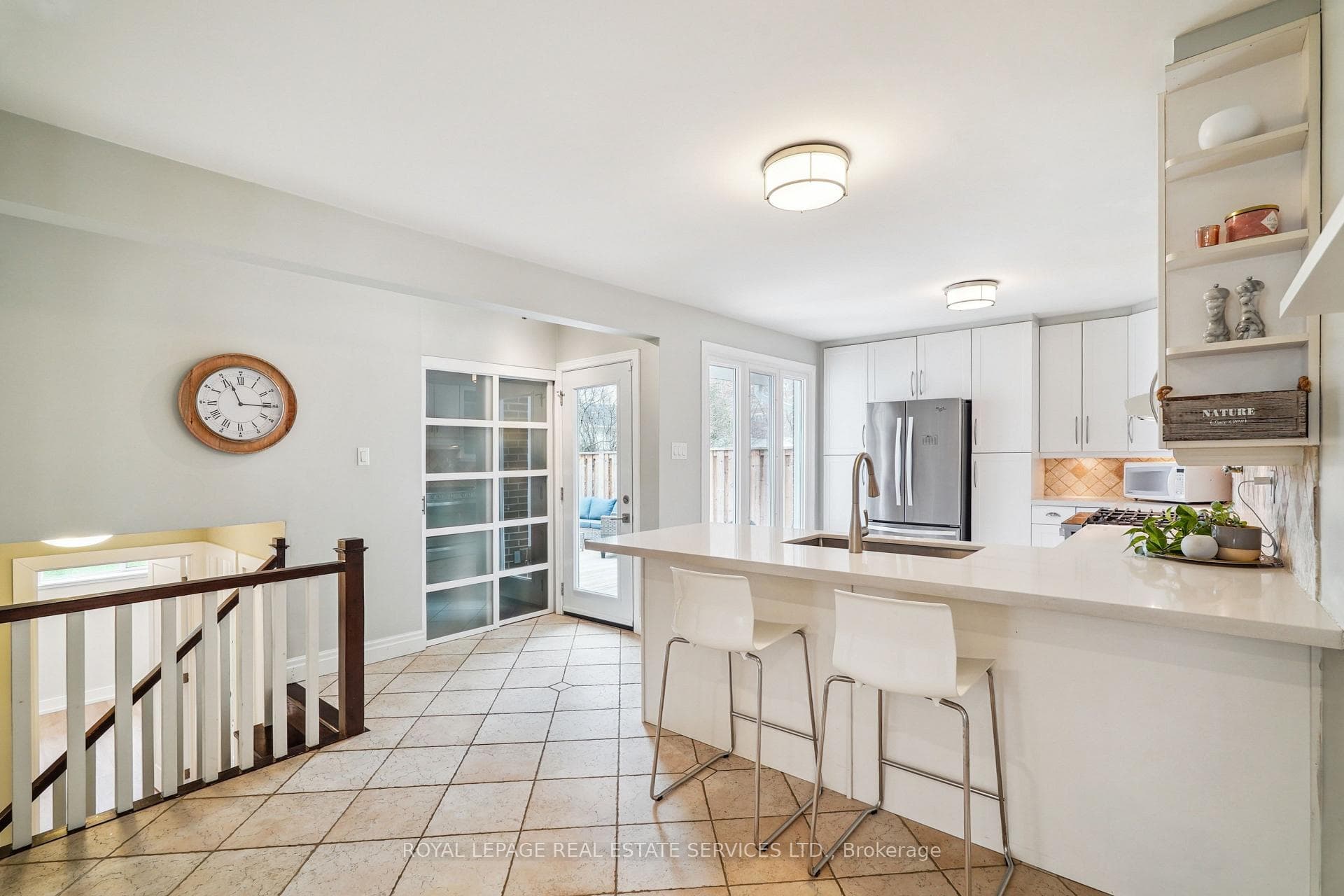 1269 Forest Hill photo 8