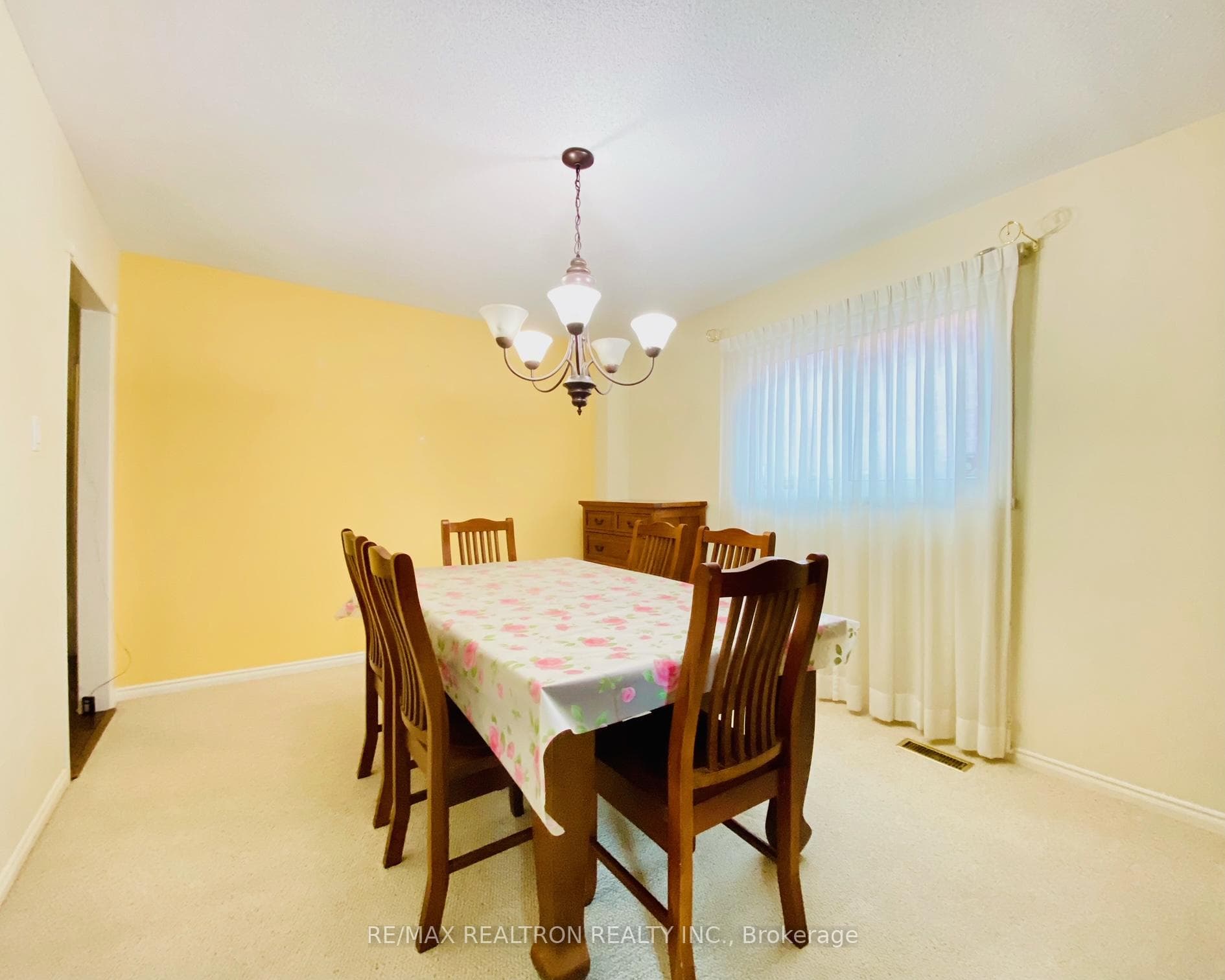 80 John Stiver Crescent photo 9