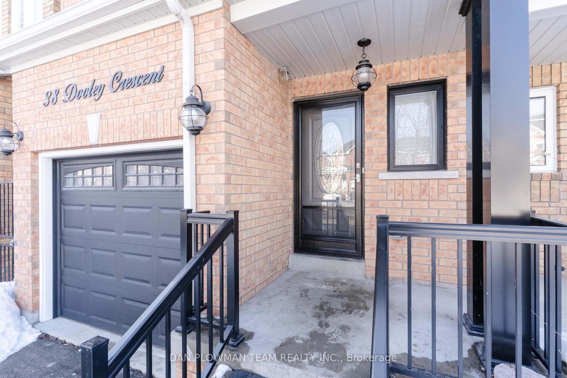 38 Dooley Crescent photo 4