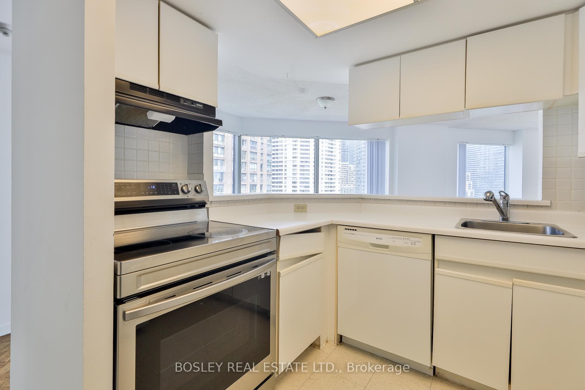 1001 Bay Street Unit 1304 photo 17