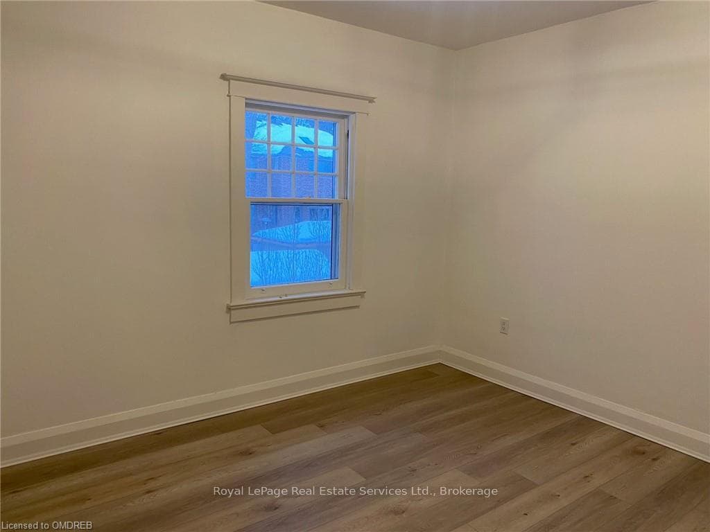225 TRAFALGAR Road Unit 2 photo 9