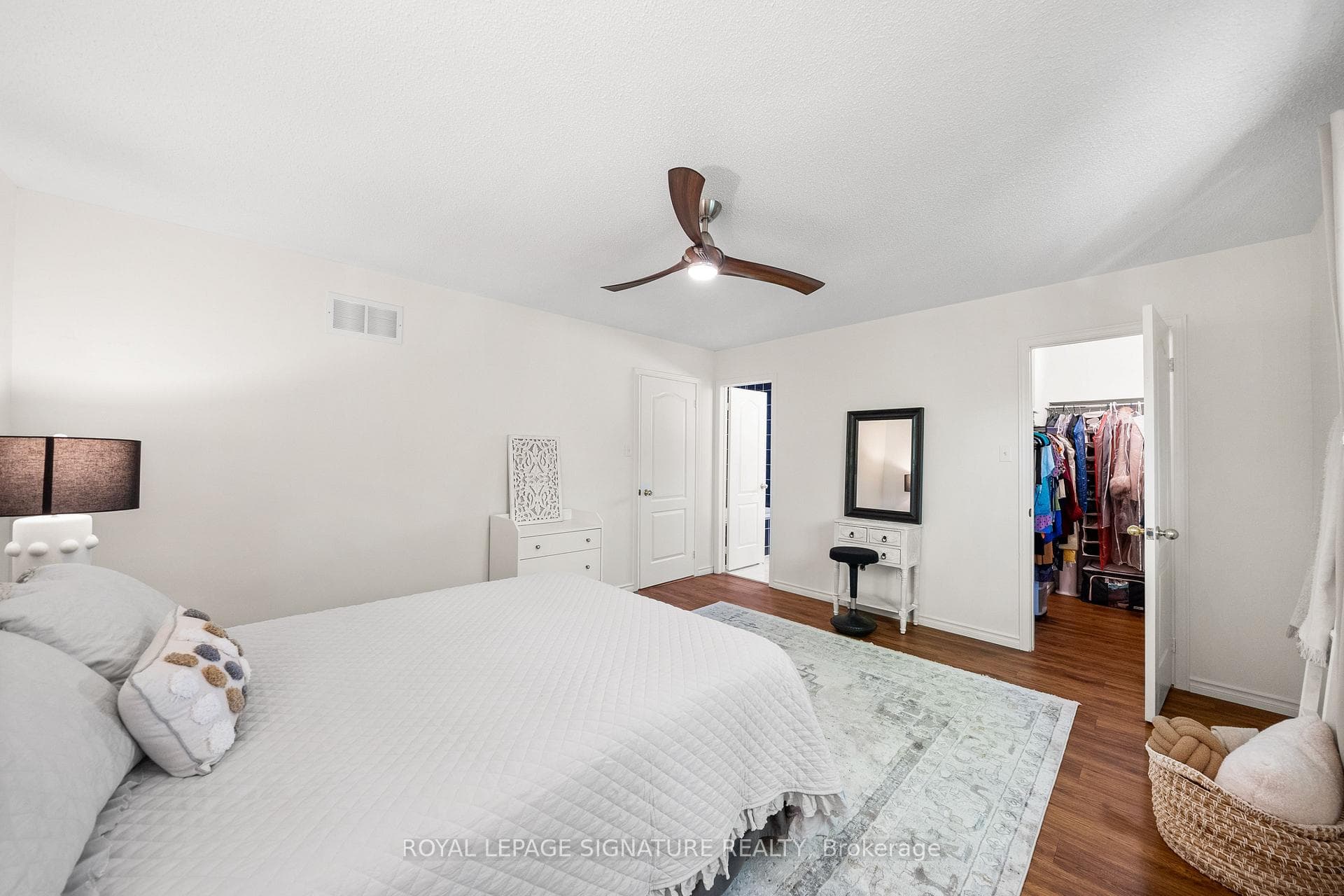 22 Grasslands Avenue photo 21