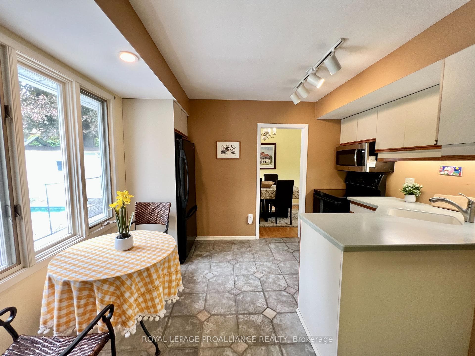 14 Crestview Avenue photo 10
