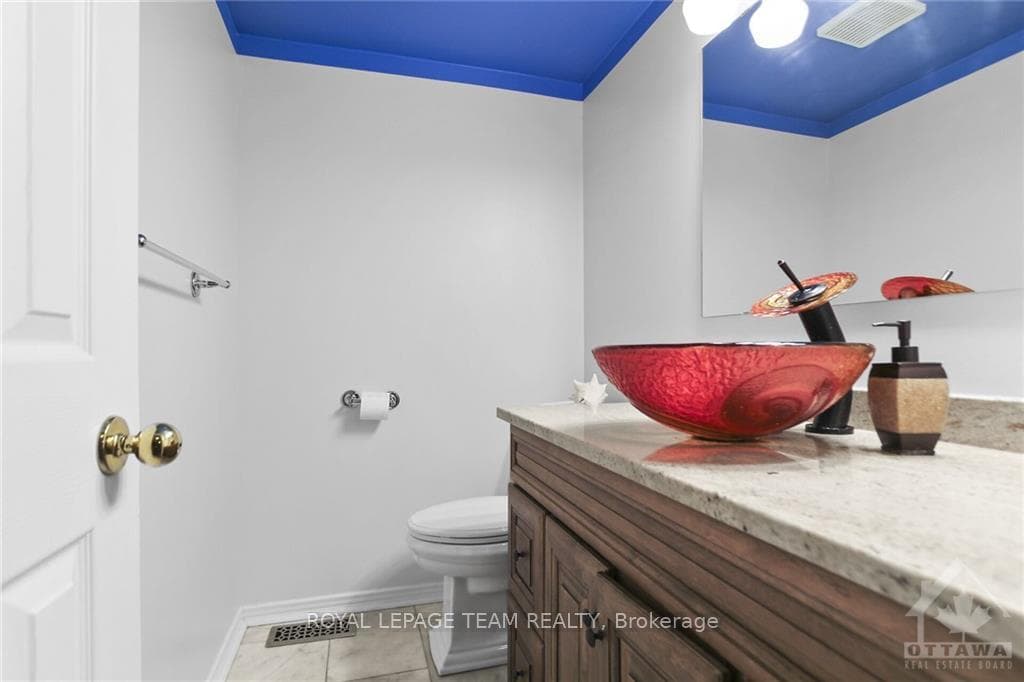 21 AINTREE Place photo 14