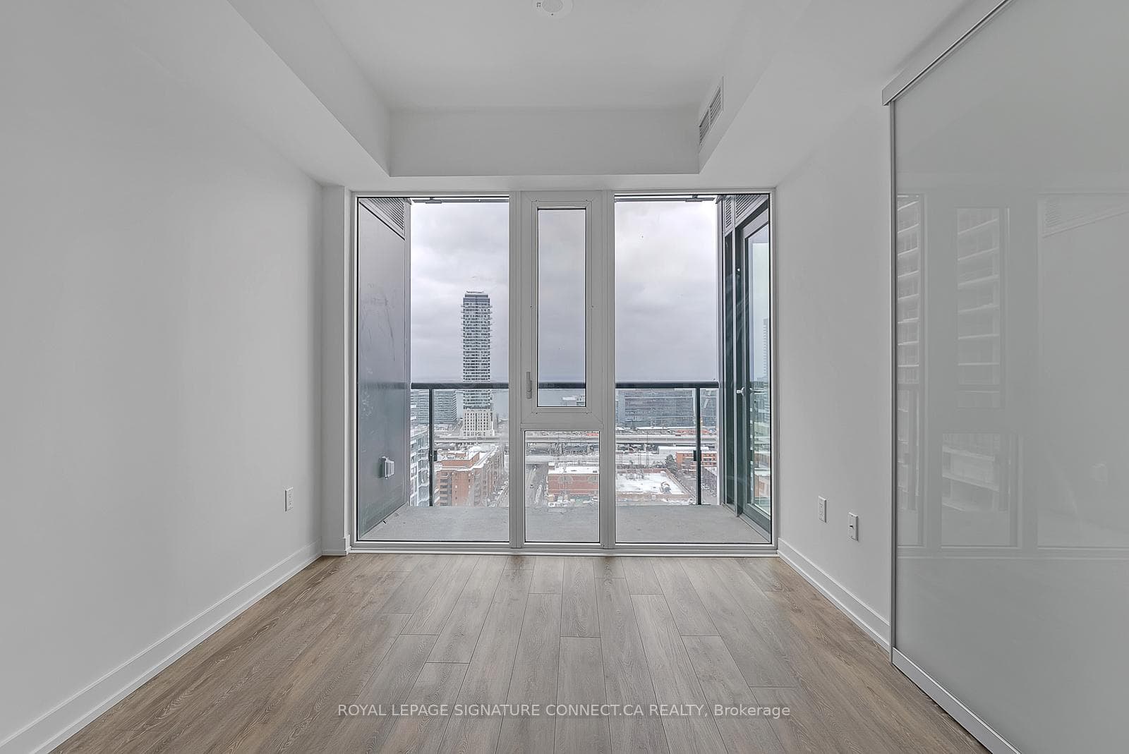 158 Front Street Unit 2112 photo 19