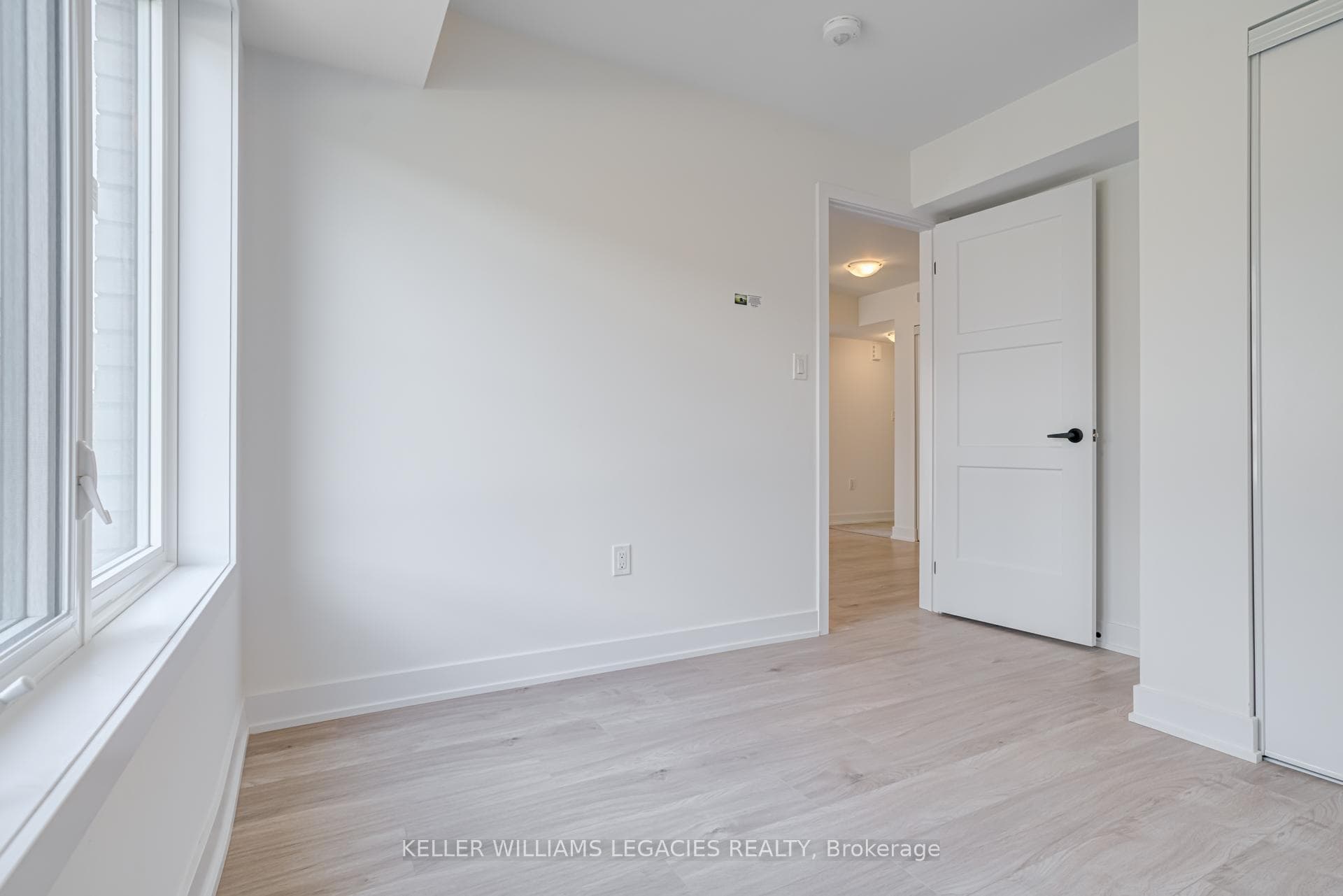 32 Wagon Lane Unit 6 photo 22