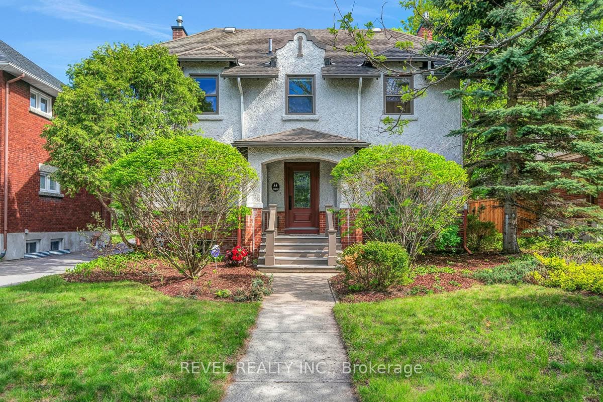 320 CLEMOW Avenue photo 1