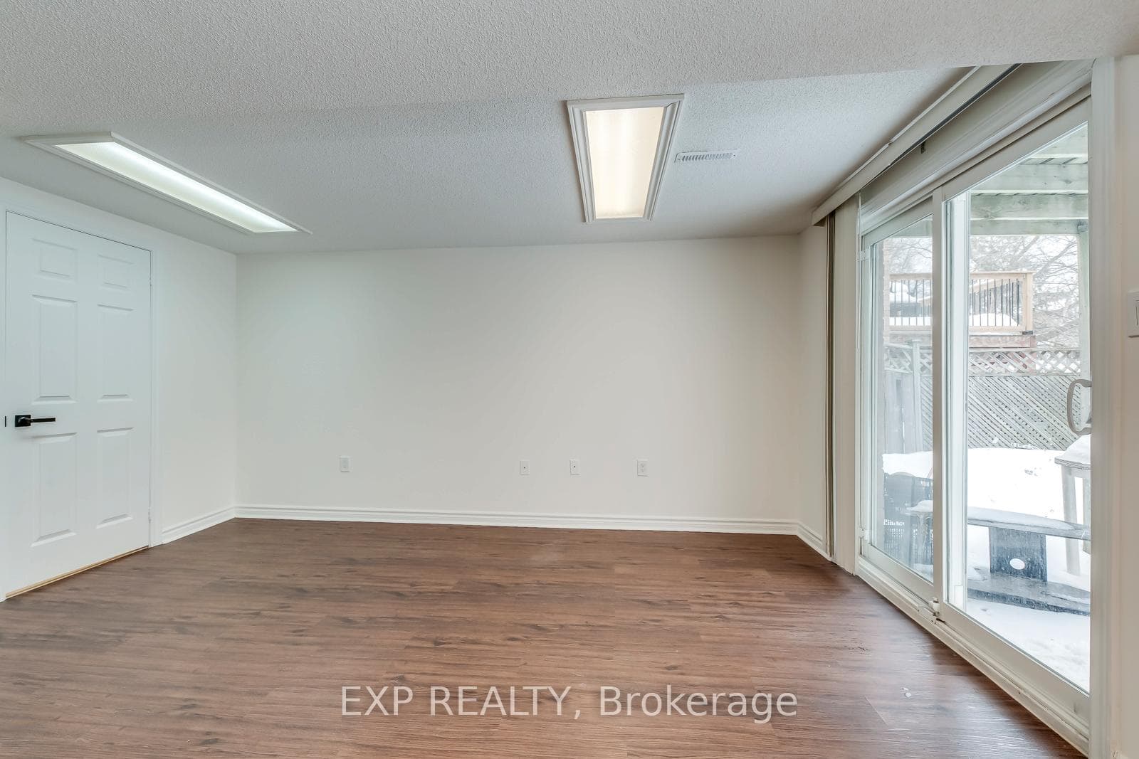 1570 Cuthbert Avenue photo 33
