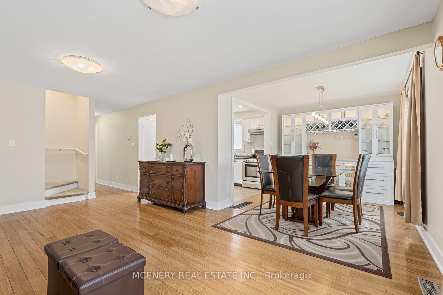 21 ERINDALE Drive photo 13
