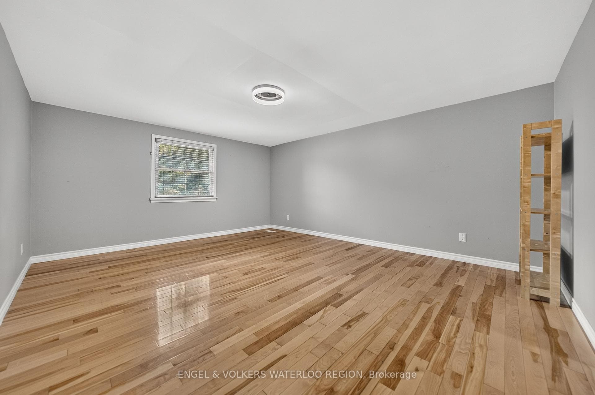 256 Shakespeare Drive photo 30