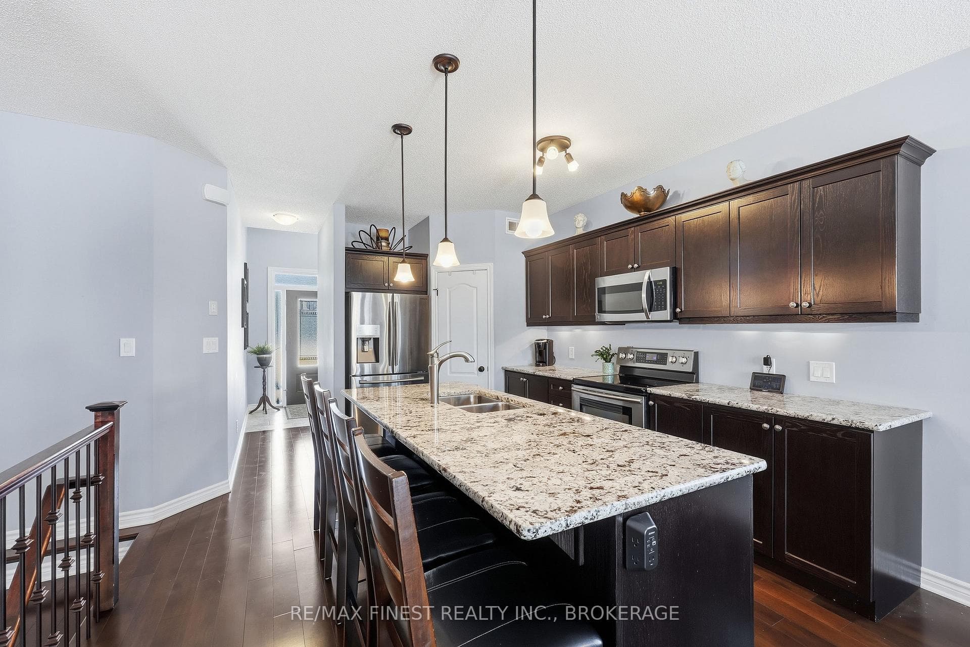 1667 Crimson Crescent photo 9