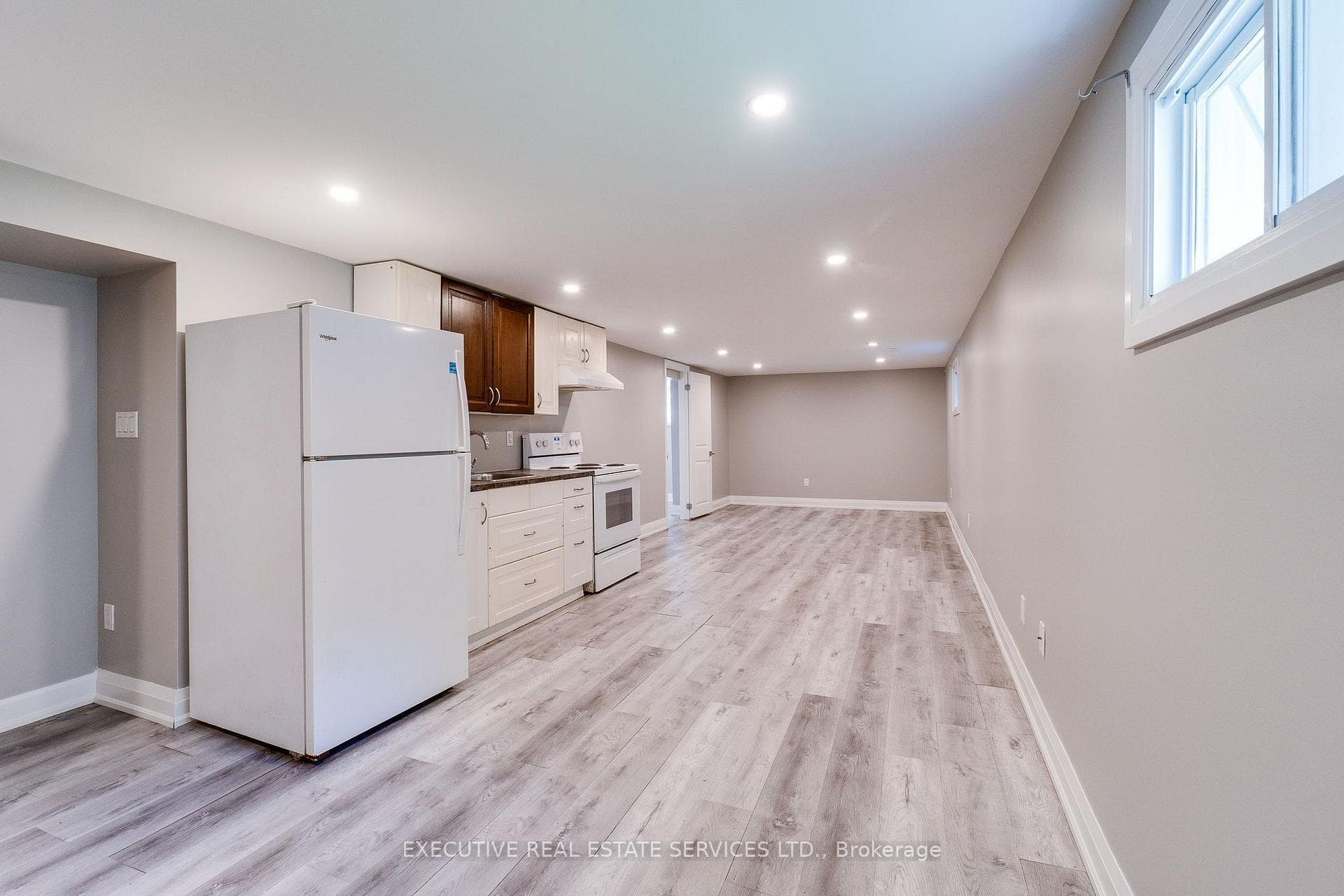 213 East 32nd Street photo 37