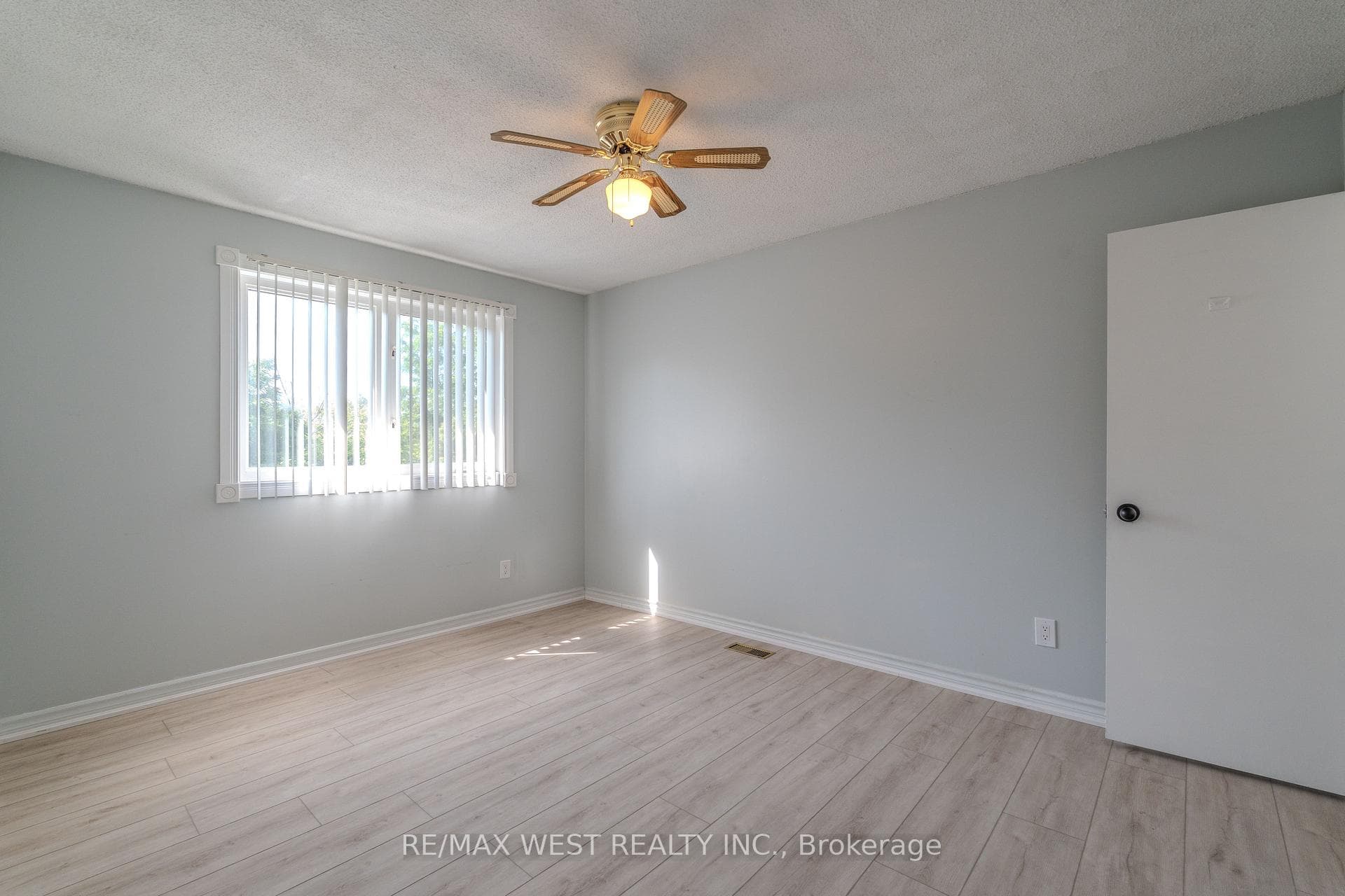 147 Forest Road photo 8