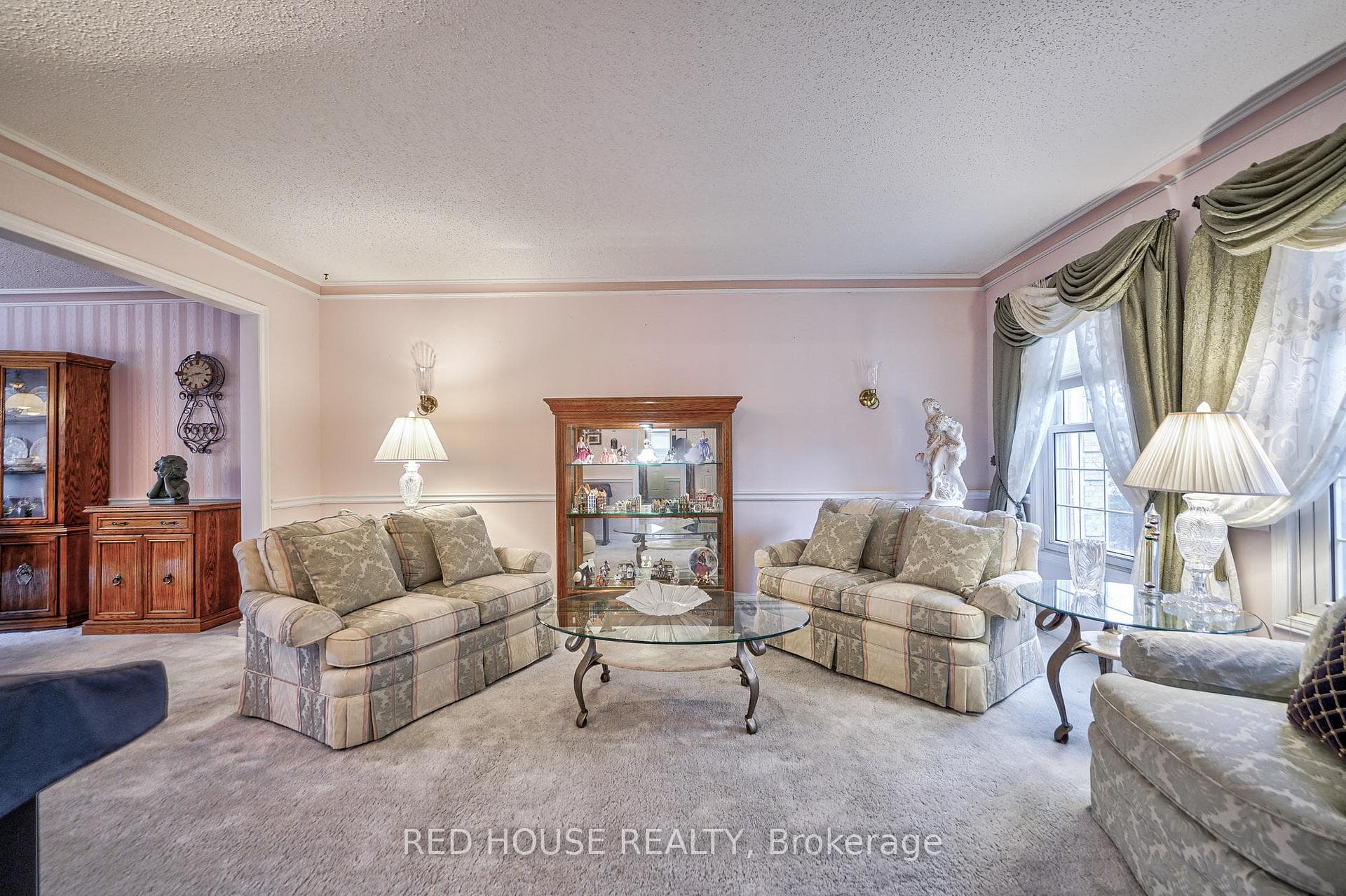 137 Larkin Avenue photo 8