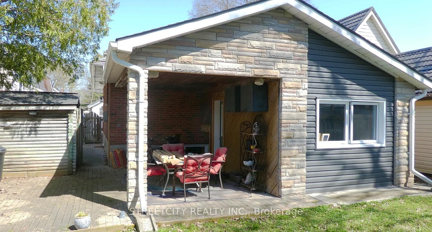 covered back patio