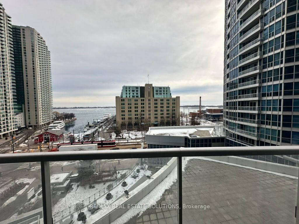 8 York Street Unit 709 photo 15