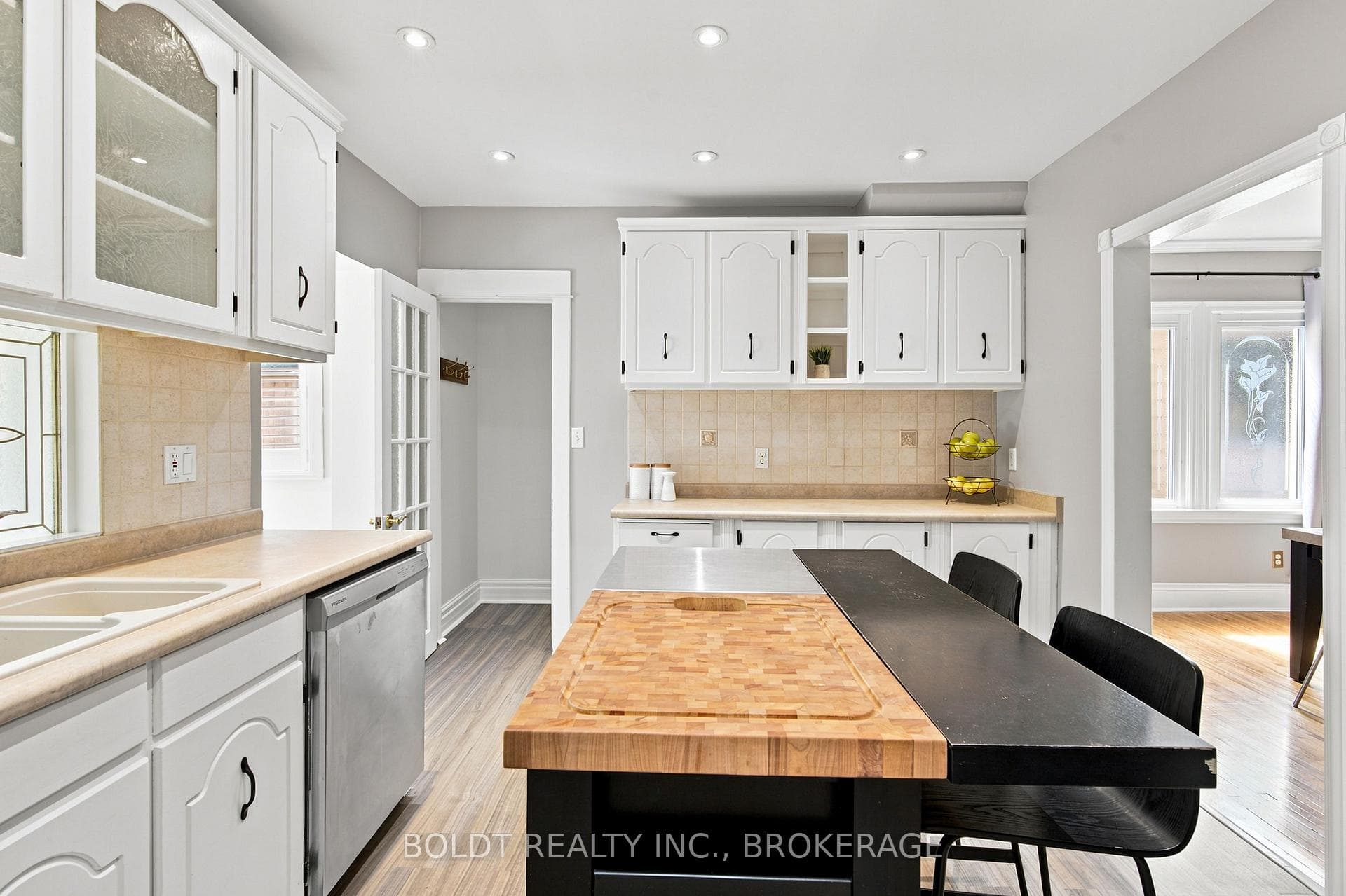 42 Thomas Street photo 16