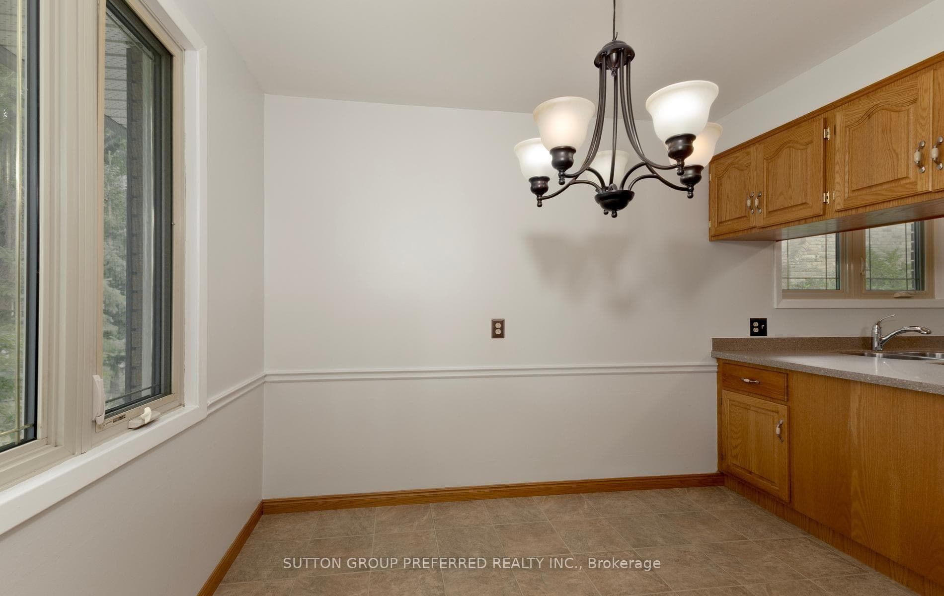 55 Jena Crescent photo 11