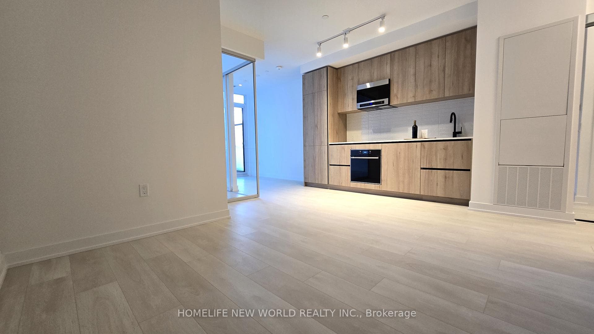 127 Broadway Avenue Unit 609 photo 1