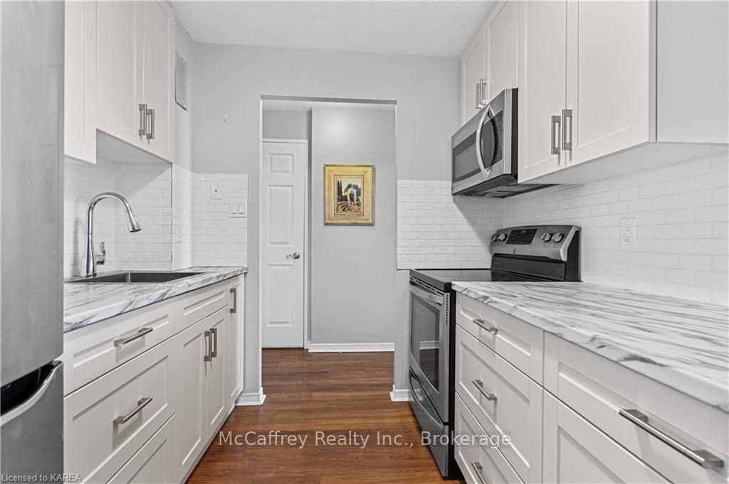 14 GREENVIEW Drive Unit 608 photo 10