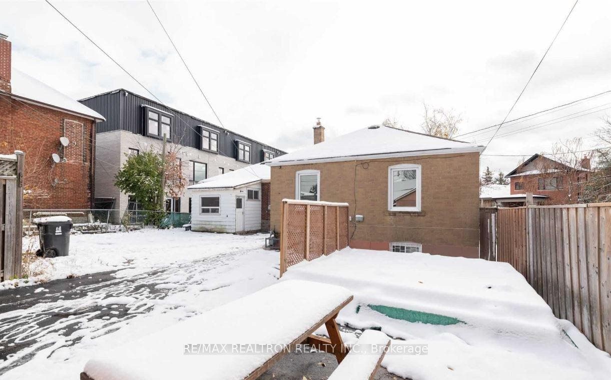 473 Vaughan Road photo 22