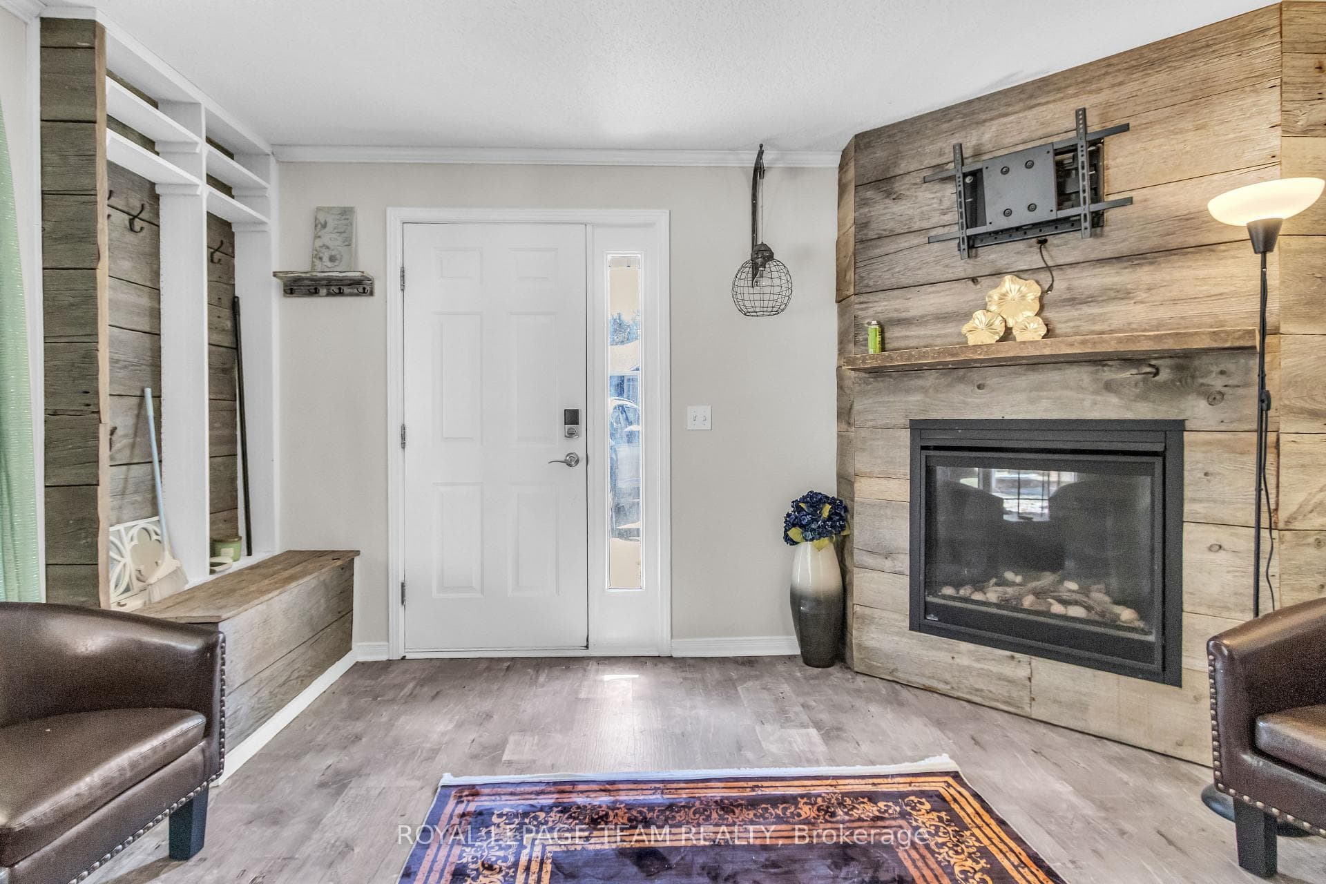 7706 Alfred Street photo 10