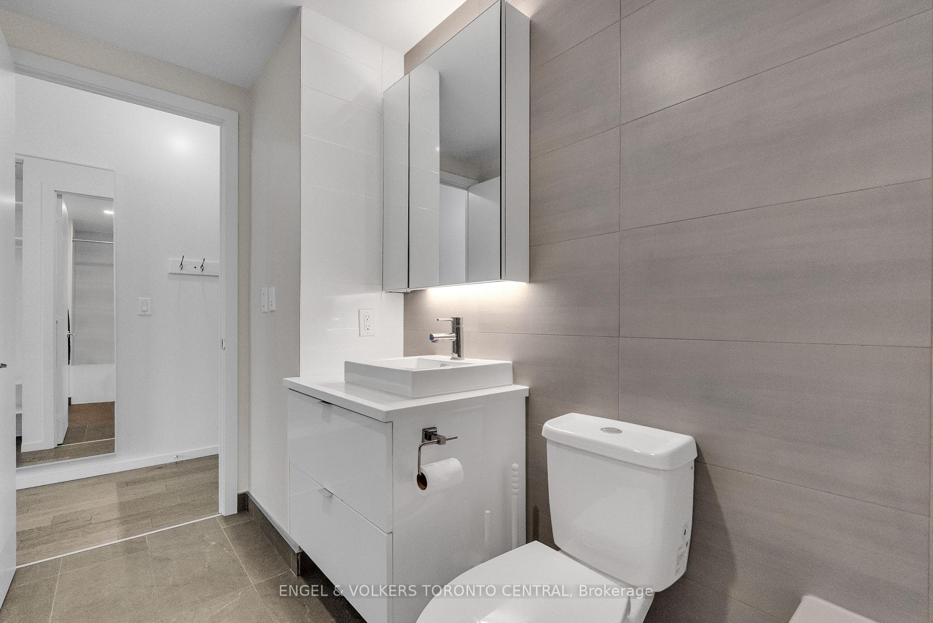 21 Lawren Harris Square Unit 310 photo 15