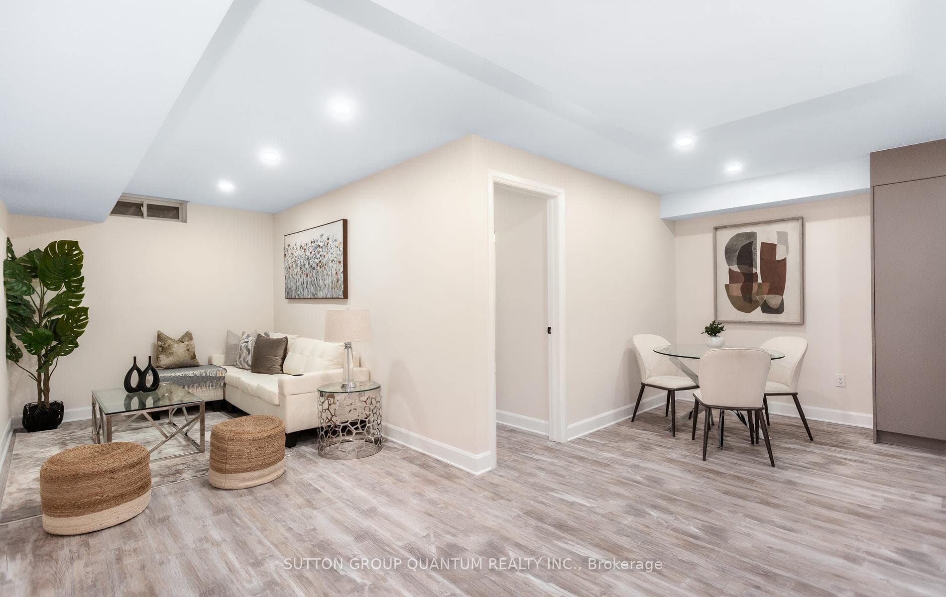 313 Bessborough Drive photo 22