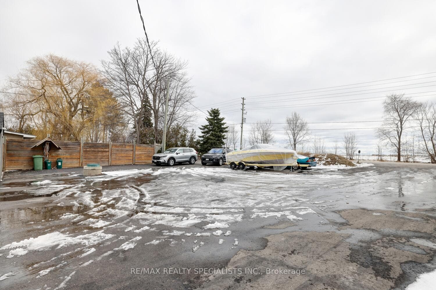 Parking for twenty cars and boats.