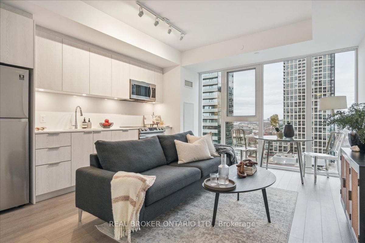357 King Street Unit 2201 photo 5