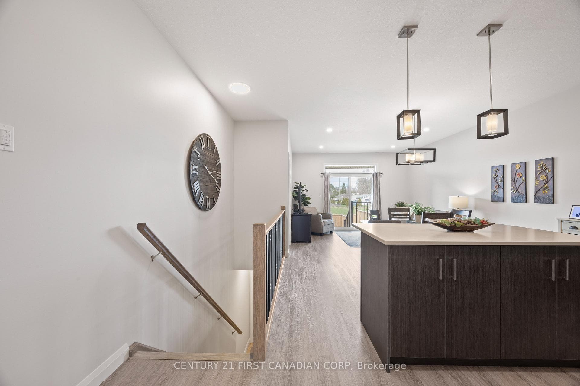 100 Rowe Avenue photo 11