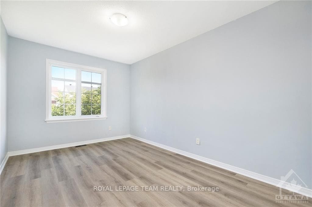 324 BERRIGAN Drive photo 18