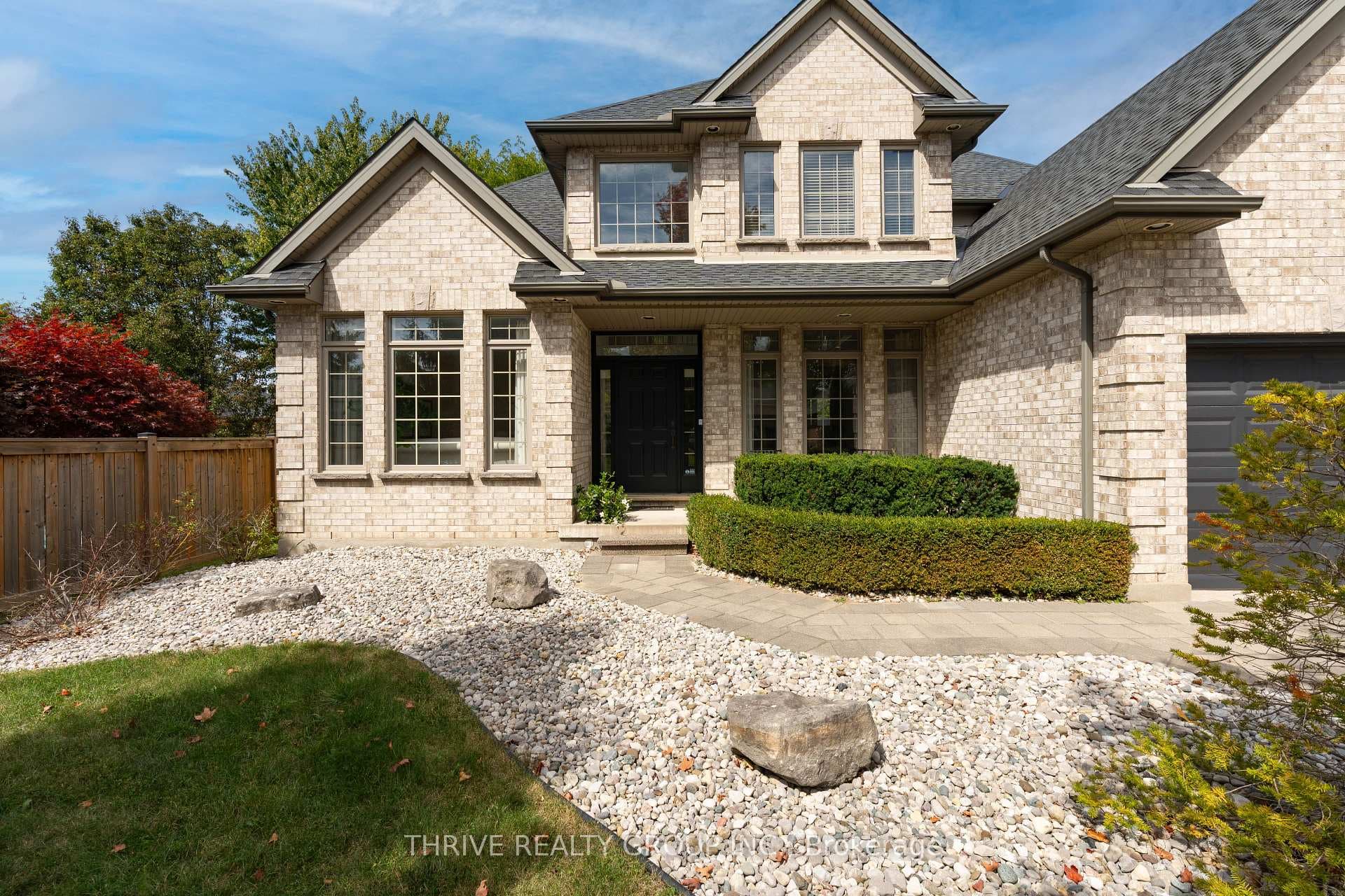 320 Rivertrace Close photo 6