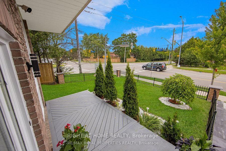 560 Bristol Road photo 8
