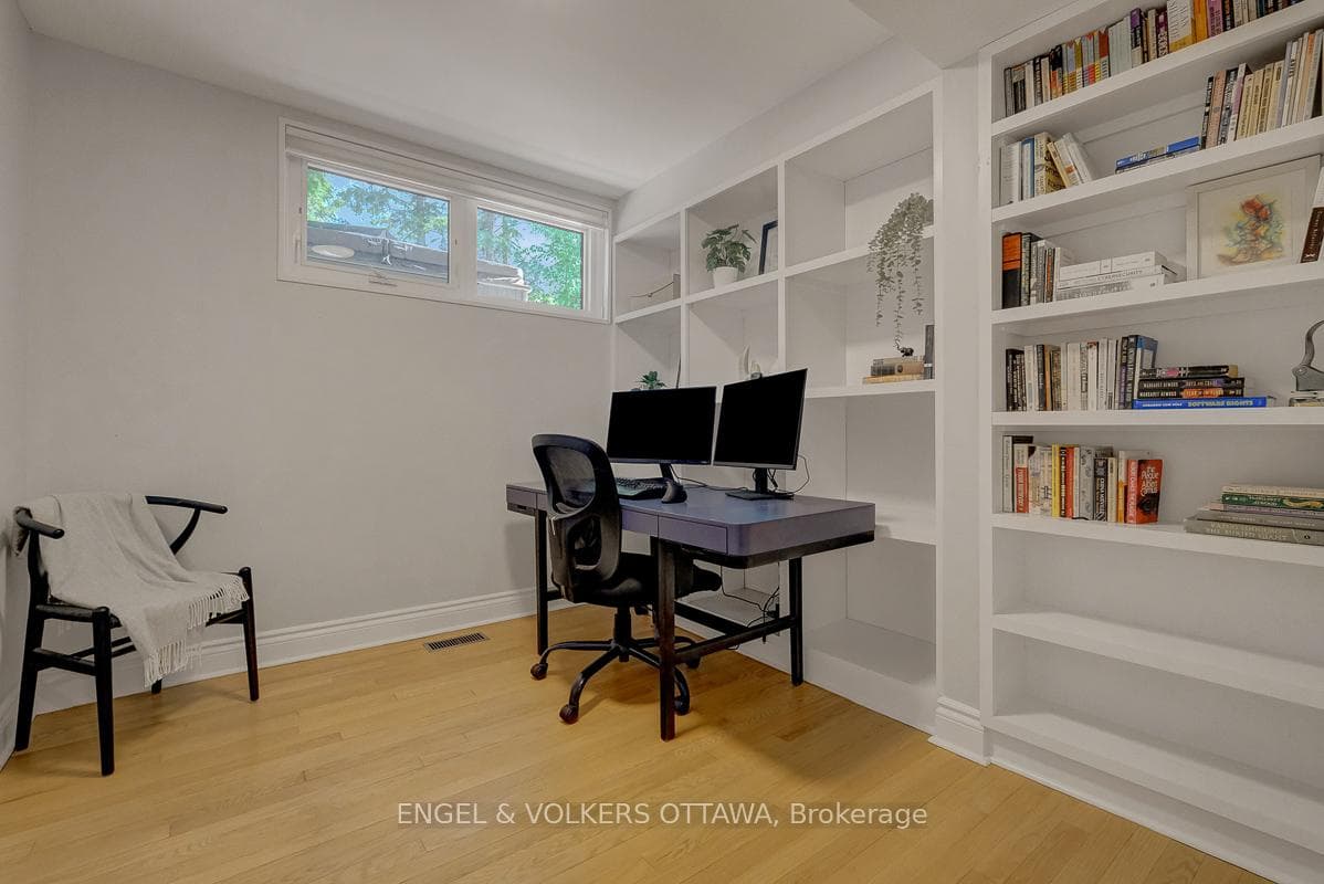 54 Qualicum Street photo 29