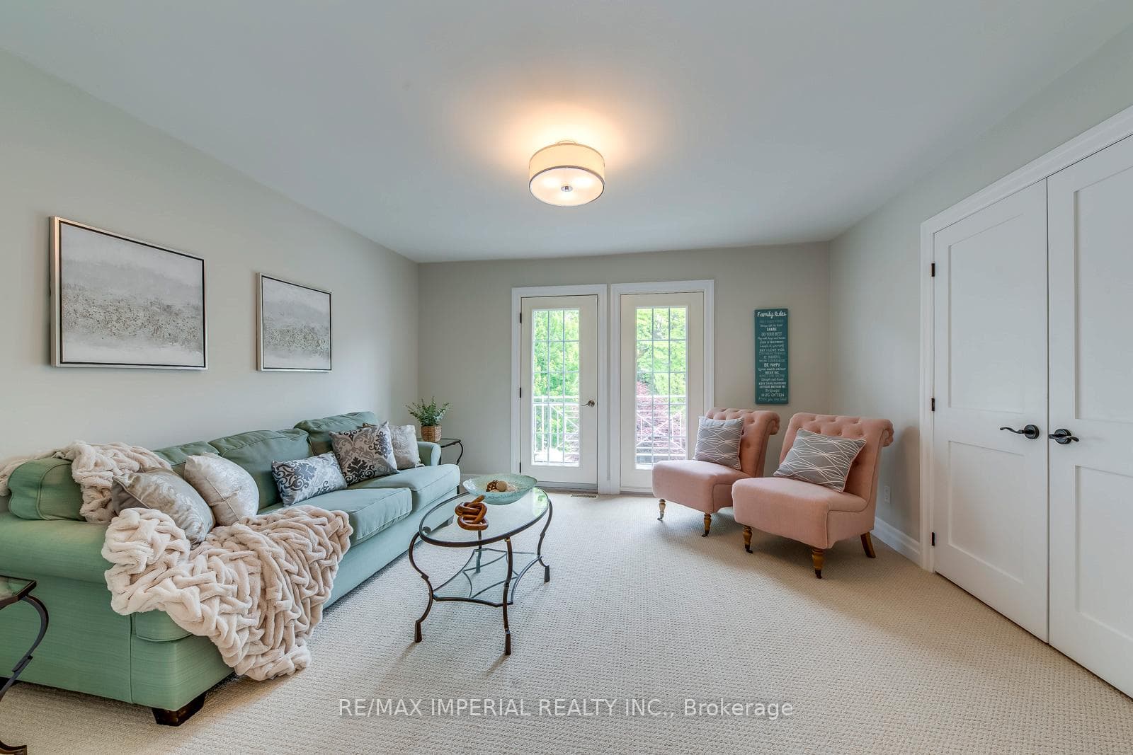 110 Blyth Crescent photo 35