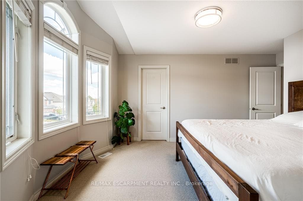 700 Robert Ferrie Drive photo 22