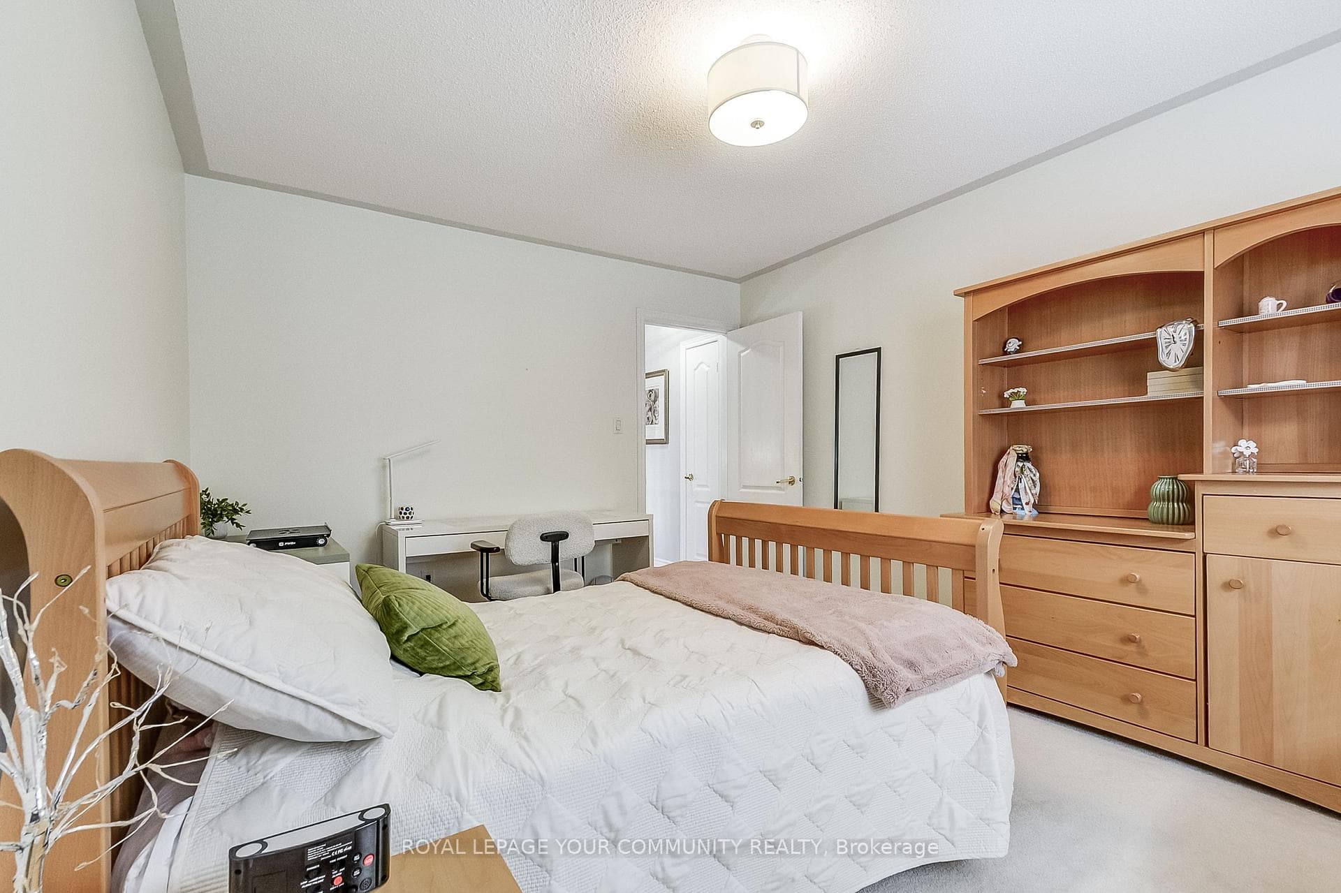 9 Hugo Road photo 27