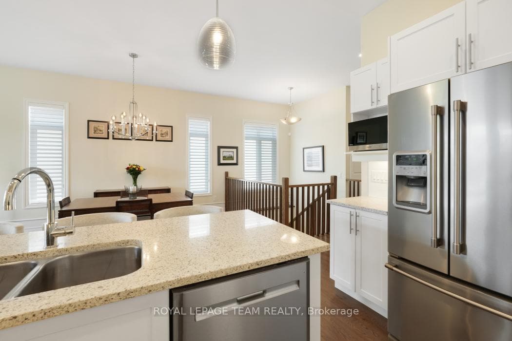 316 Serenade Crescent photo 14